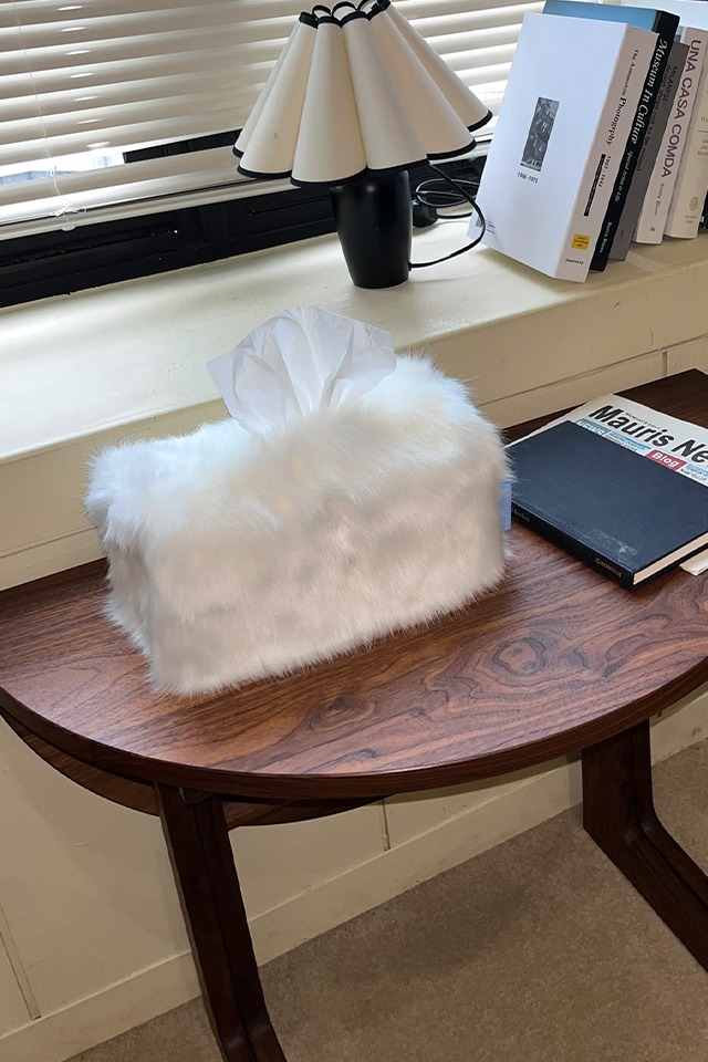 Fur-ppet Tissue Case (White)